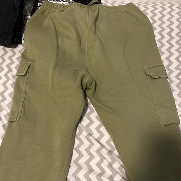 Nike Cargo Sweats green - Picture 3 of 4